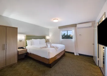 GreenTree Inn Sedona hotel thumbnail 7