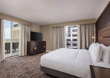 DoubleTree Suites by Hilton Austin Downtown Capitol hotel thumbnail 5