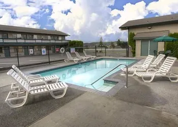 Poulsbo Inn & Suites hotel thumbnail 5