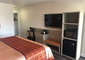 Presidio Parkway Inn hotel thumbnail 3