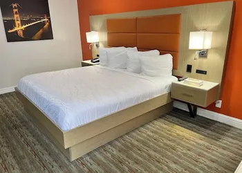 Presidio Parkway Inn hotel thumbnail 6