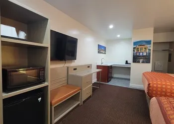 Presidio Parkway Inn hotel thumbnail 7