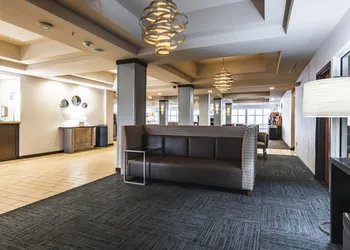 Holiday Inn Express & Suites New Martinsville by IHG hotel thumbnail 3
