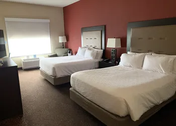Holiday Inn Express & Suites New Martinsville by IHG hotel thumbnail 6