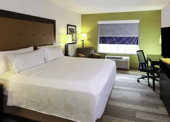 Holiday Inn Express & Suites New Martinsville by IHG hotel thumbnail 8