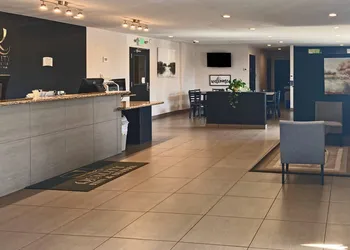Quality Inn & Suites near Downtown Bakersfield hotel thumbnail 4