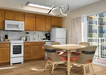 Club Wyndham at Waikiki Beach Walk hotel thumbnail 6