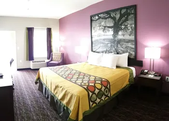 Super 8 by Wyndham Carrizo Springs hotel thumbnail 5