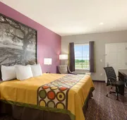 Super 8 by Wyndham Carrizo Springs hotel detail image 7