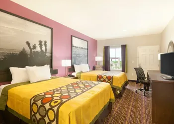 Super 8 by Wyndham Carrizo Springs hotel thumbnail 8