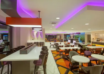 La Quinta Inn & Suites by Wyndham Branson hotel thumbnail 5
