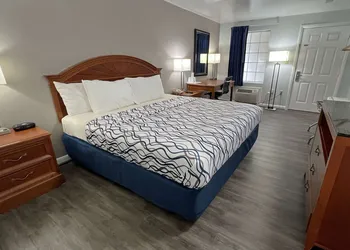 Americas Best Value Inn Lancaster hotel thumbnail 3