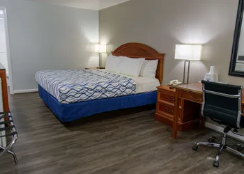 Americas Best Value Inn Lancaster hotel thumbnail 4