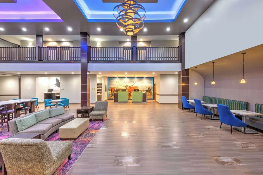 La Quinta Inn & Suites by Wyndham Tyler - University Area hotel detail image 2