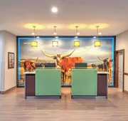 La Quinta Inn & Suites by Wyndham Tyler - University Area hotel detail image 3