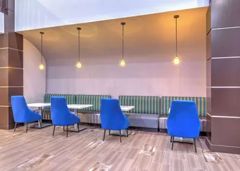 La Quinta Inn & Suites by Wyndham Tyler - University Area hotel thumbnail 4