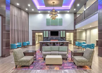 La Quinta Inn & Suites by Wyndham Tyler - University Area hotel thumbnail 5