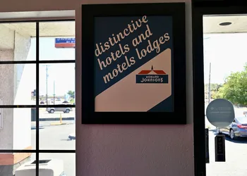 Howard Johnson by Wyndham New Braunfels hotel thumbnail 2