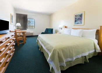 Knights Inn New Florence hotel thumbnail 6