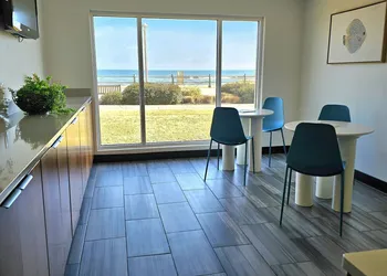 SureStay Studio by Best Western Virginia Beach Oceanfront hotel thumbnail 2
