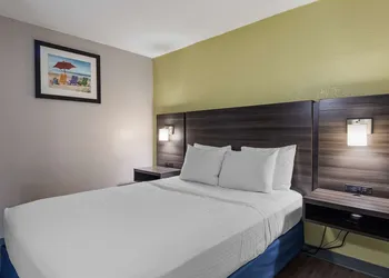 SureStay Studio by Best Western Virginia Beach Oceanfront hotel thumbnail 4