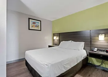 SureStay Studio by Best Western Virginia Beach Oceanfront hotel thumbnail 8