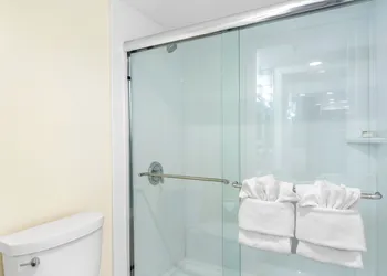 Crystal Beach Suites Miami Oceanfront Hotel hotel thumbnail 8