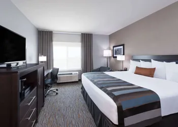 Wingate by Wyndham Sidney hotel thumbnail 6