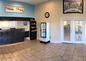 Super 8 by Wyndham Gulfport Airport NW/Near Biloxi hotel thumbnail 2