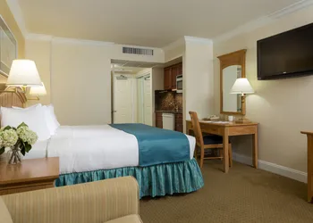 La Mer Beachfront Resort hotel thumbnail 4