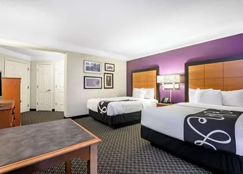 La Quinta Inn & Suites by Wyndham Myrtle Beach Broadway Area hotel thumbnail 8