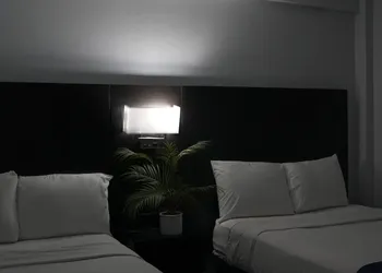 Sun and Sand Resort Oceanfront Suites hotel thumbnail 5