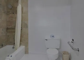 Discovery Inn hotel thumbnail 4