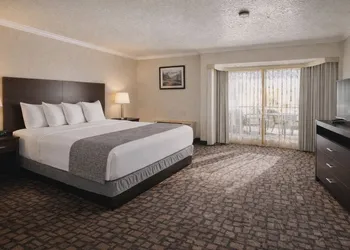 Discovery Inn hotel thumbnail 7