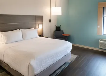Holiday Inn Express Myrtle Beach-Broadway at the Beach by IHG hotel thumbnail 3