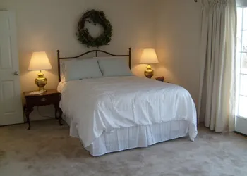 The Baywood Bed & Breakfast hotel thumbnail 4