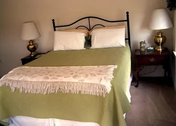 The Baywood Bed & Breakfast hotel thumbnail 6