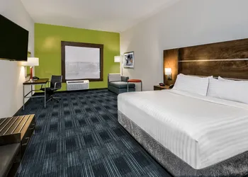 Holiday Inn Express & Suites Austin - Round Rock Area by IHG hotel thumbnail 3