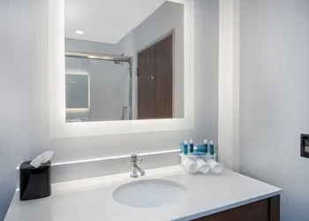 Holiday Inn Express & Suites Austin - Round Rock Area by IHG hotel thumbnail 6