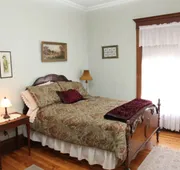 The Decker House Bed & Breakfast hotel detail image 4