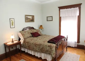 The Decker House Bed & Breakfast hotel thumbnail 4