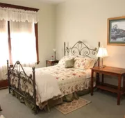 The Decker House Bed & Breakfast hotel detail image 7