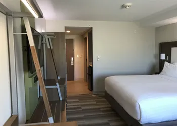 Holiday Inn Express & Suites Miami Airport East by IHG hotel thumbnail 4