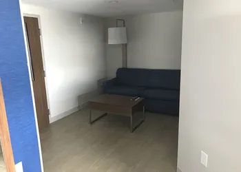 Holiday Inn Express & Suites Miami Airport East by IHG hotel thumbnail 6