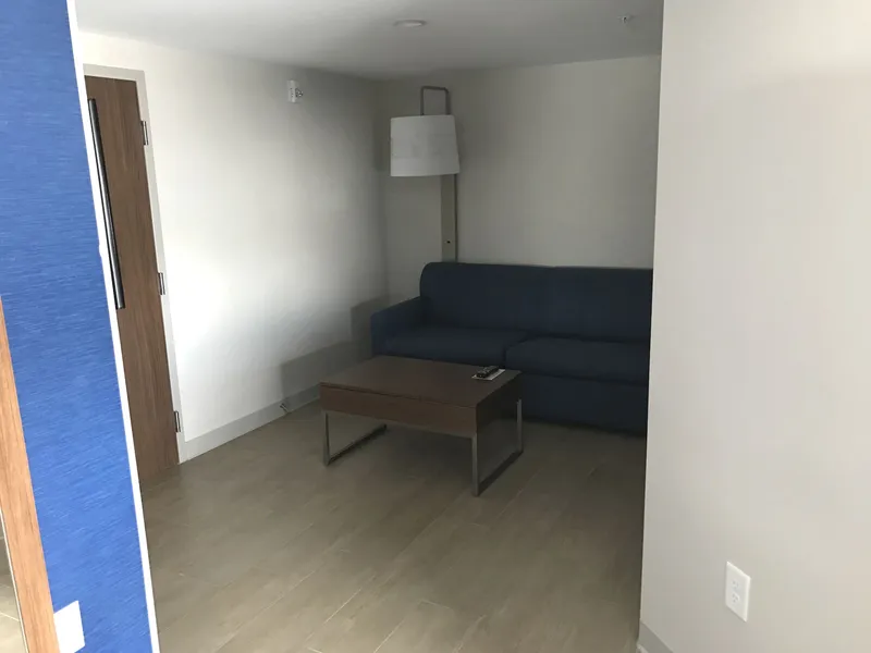 Holiday Inn Express & Suites Miami Airport East by IHG hotel detail image 6