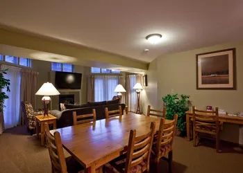 Polaris Lodge hotel thumbnail 7