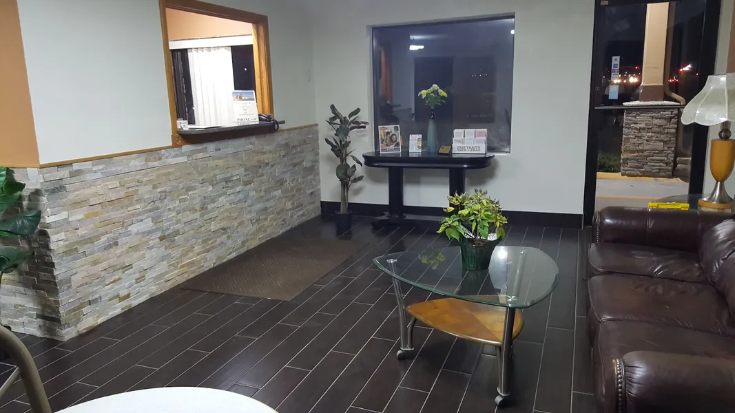Americas Best Value Inn & Suites Harrisonville hotel detail image 2