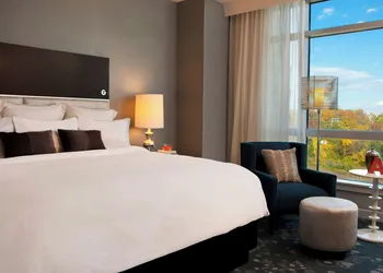Renaissance Arlington Capital View Hotel hotel thumbnail 7