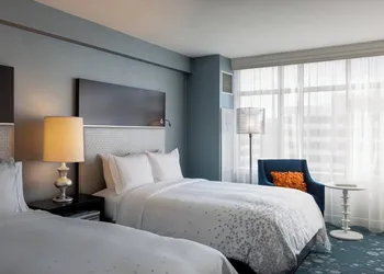 Renaissance Arlington Capital View Hotel hotel thumbnail 8