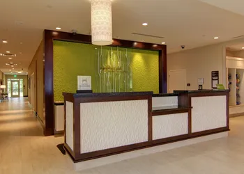 Hilton Garden Inn Woodbridge hotel thumbnail 2